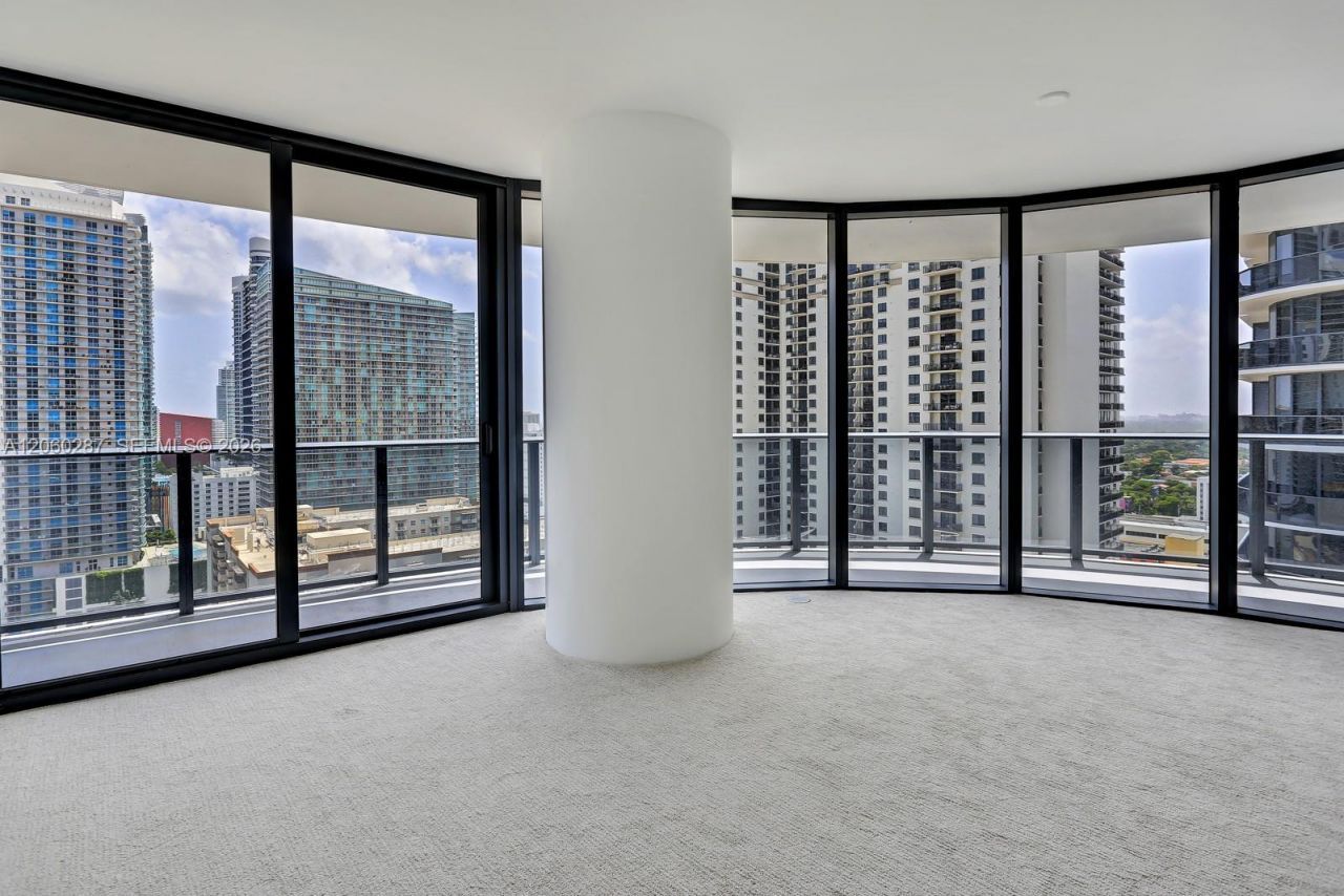 45 SW 9th St , Unit 1806, Miami, FL 33130 Photo