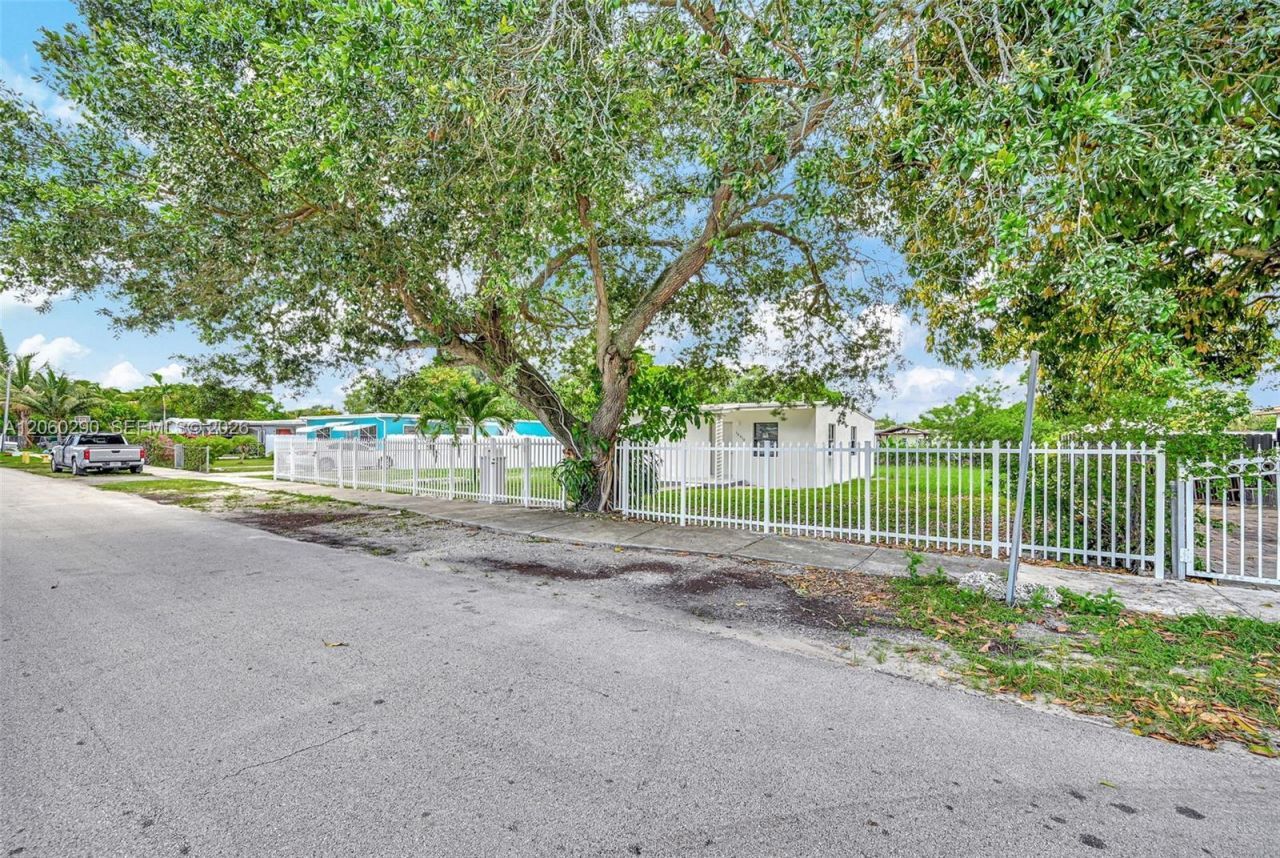 16410 NW 22nd Ct, Miami Gardens, FL 33054 Photo