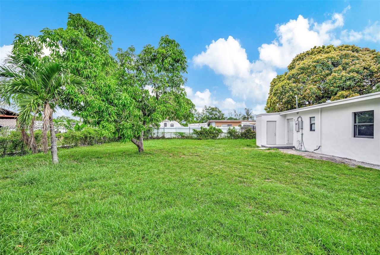 16410 NW 22nd Ct, Miami Gardens, FL 33054 Photo