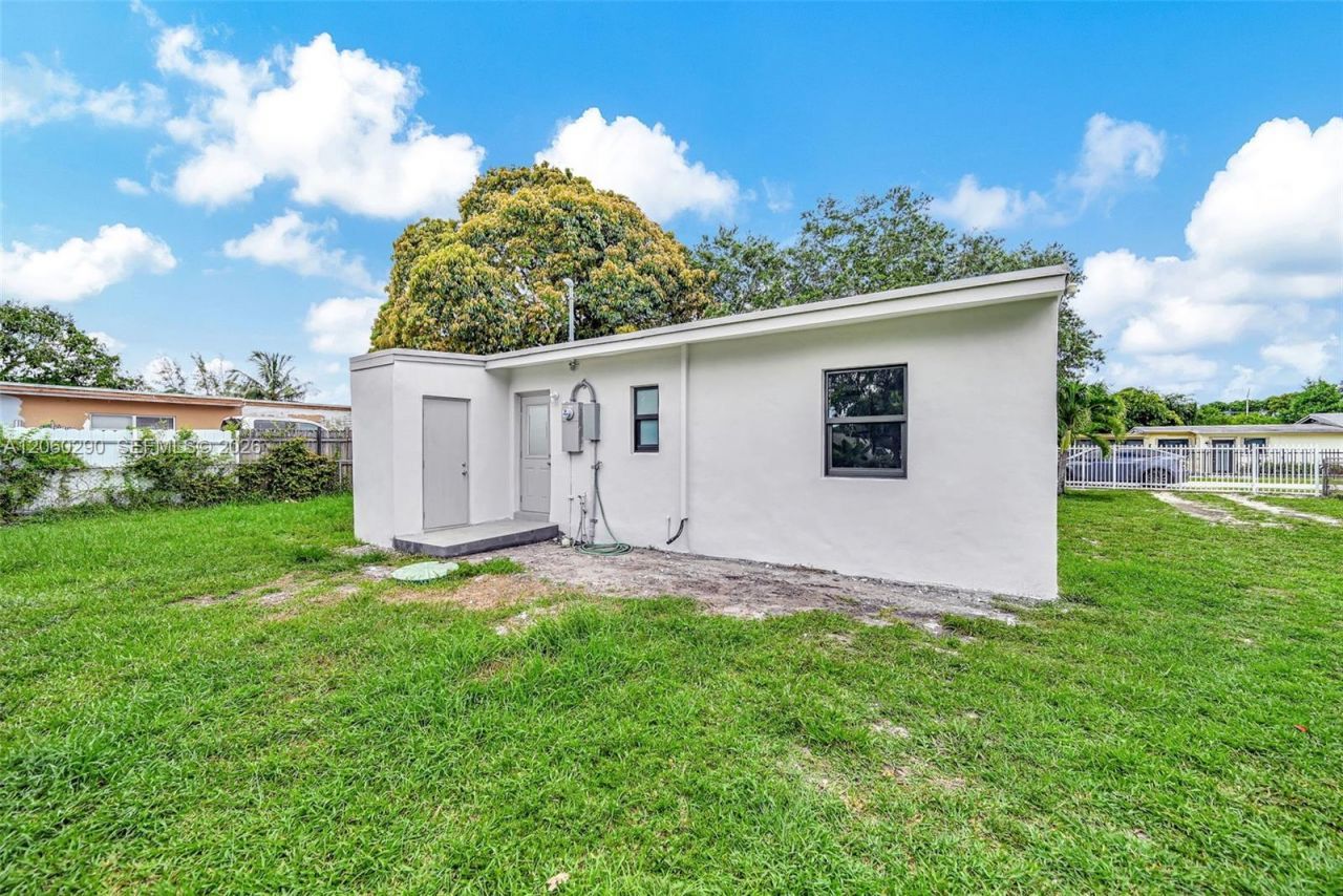 16410 NW 22nd Ct, Miami Gardens, FL 33054 Photo