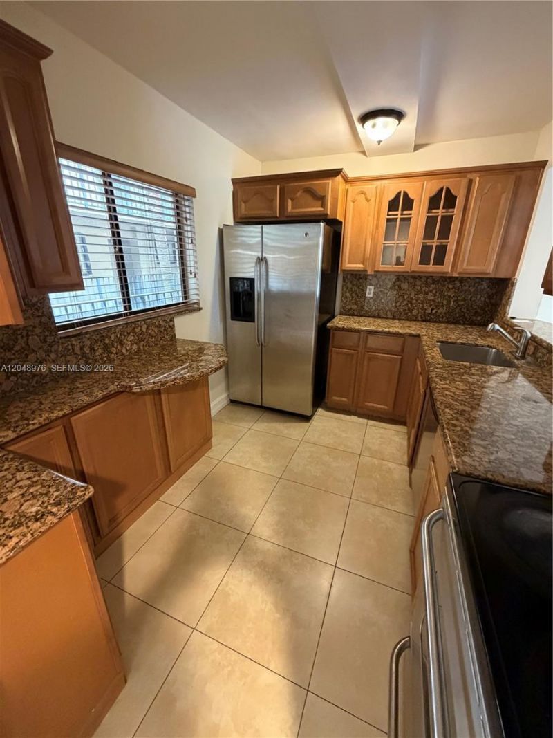 8635 NW 8th St, Unit 303, Miami, FL 33126 Photo