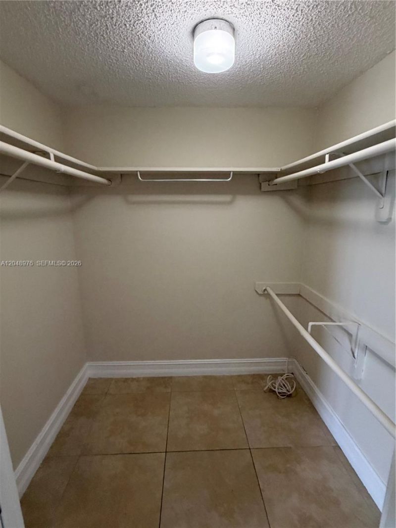 8635 NW 8th St, Unit 303, Miami, FL 33126 Photo