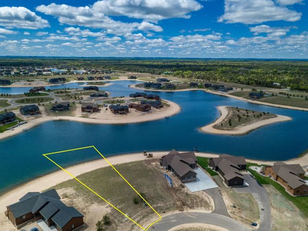 N8866 Fish Camp Circle, New Lisbon, WI 53950