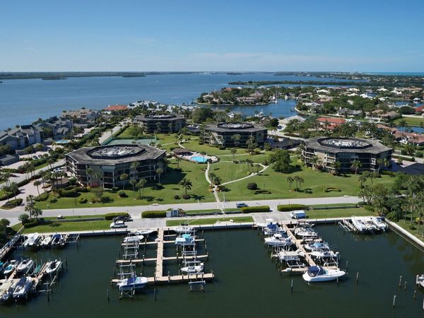 1825 Mooringline Drive, Unit 2-F, Vero Beach, FL 32963