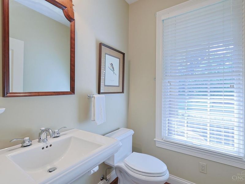 8000 Chinquapin Lane, Indian Hill, OH 45243 Photo 10