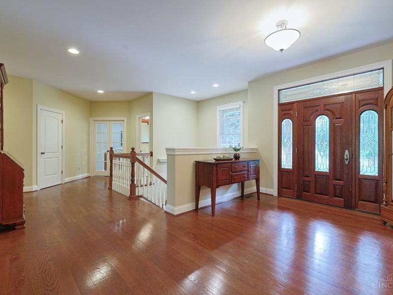 8000 Chinquapin Lane, Indian Hill, OH 45243 Photo 5
