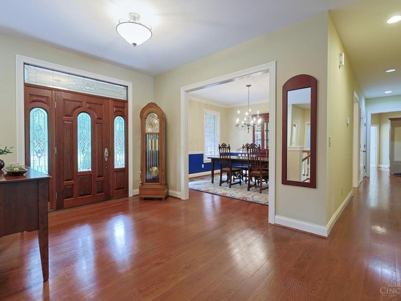 8000 Chinquapin Lane, Indian Hill, OH 45243 Photo 6