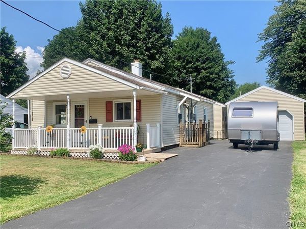 21 Pinecrest Road , Whitesboro, NY 13492