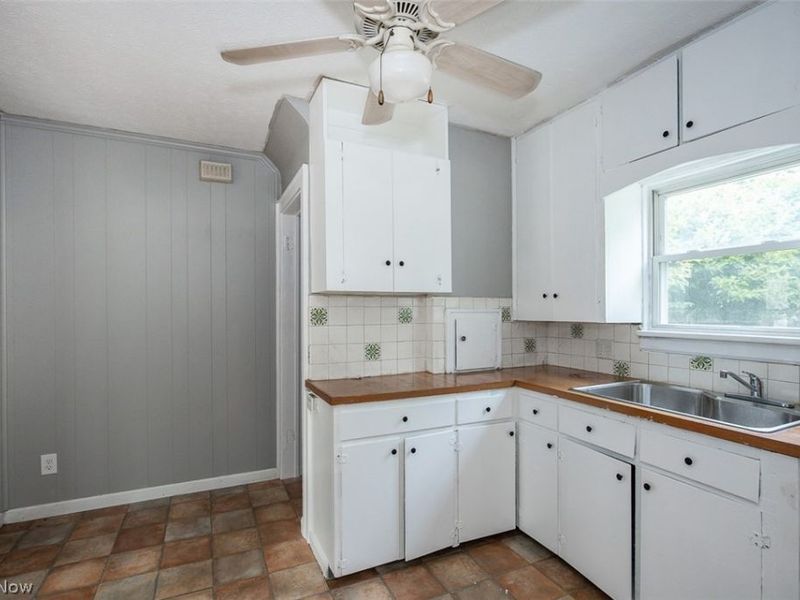 888 Harrison Avenue , Akron, OH 44314 Photo 9