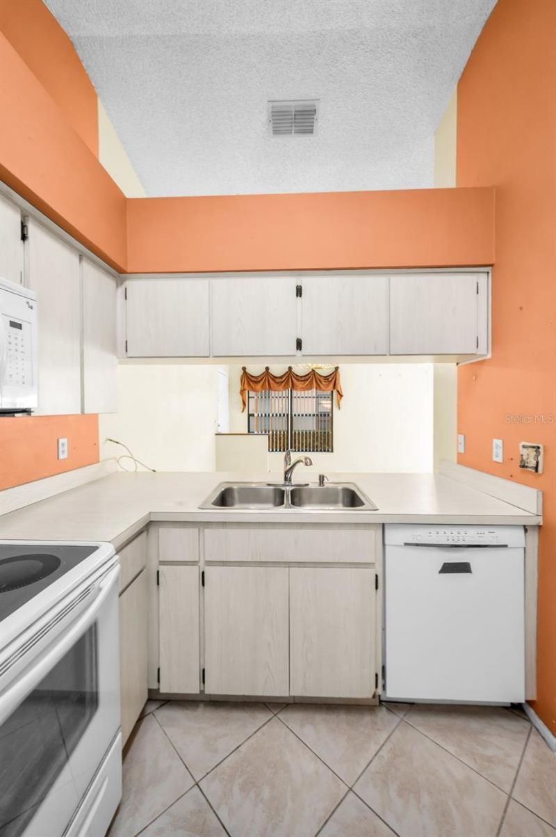3500 Magnolia Ridge Circle, Unit 405, Palm Harbor, FL 34684 Photo