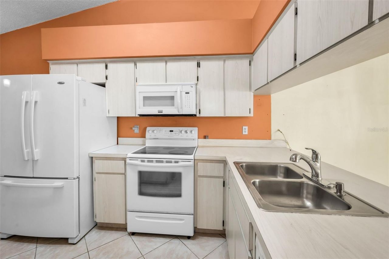 3500 Magnolia Ridge Circle, Unit 405, Palm Harbor, FL 34684 Photo
