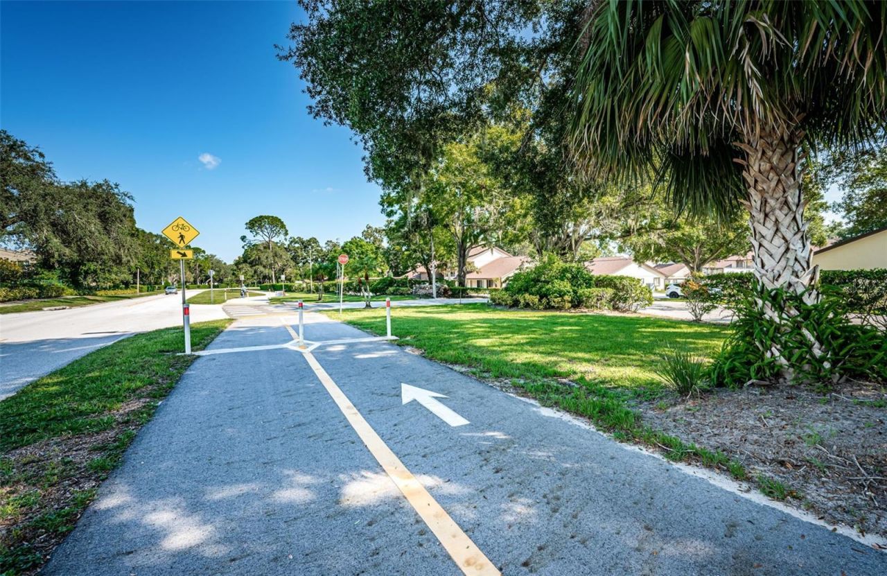 3500 Magnolia Ridge Circle, Unit 405, Palm Harbor, FL 34684 Photo