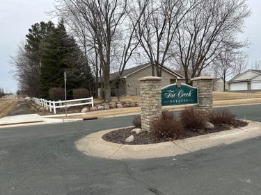 7616 Fox Creek Court, Rockford, MN 55373