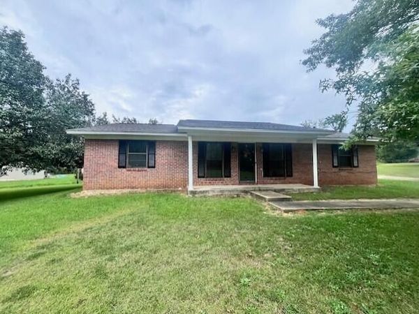 100 Inez Dr., Booneville, MS 38829