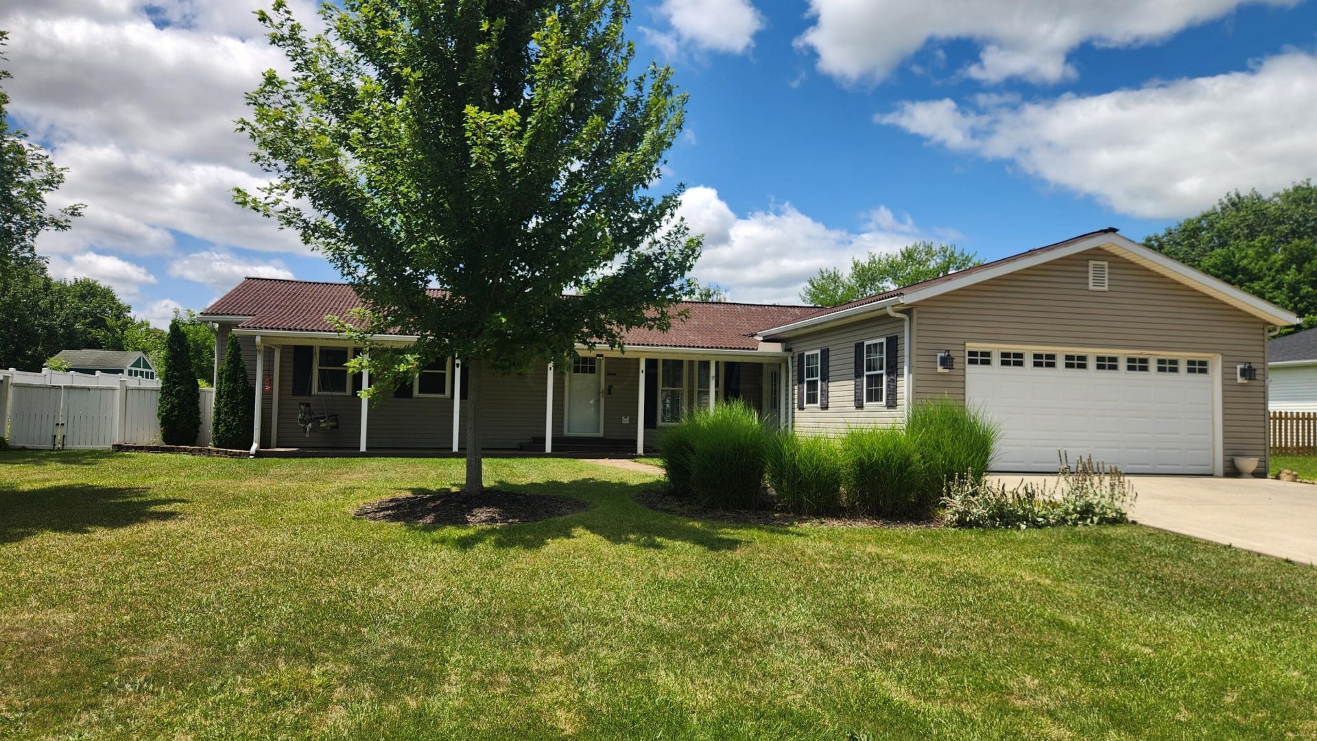 15753 Valleyview Drive N, Marysville, OH 43040 Main Photo