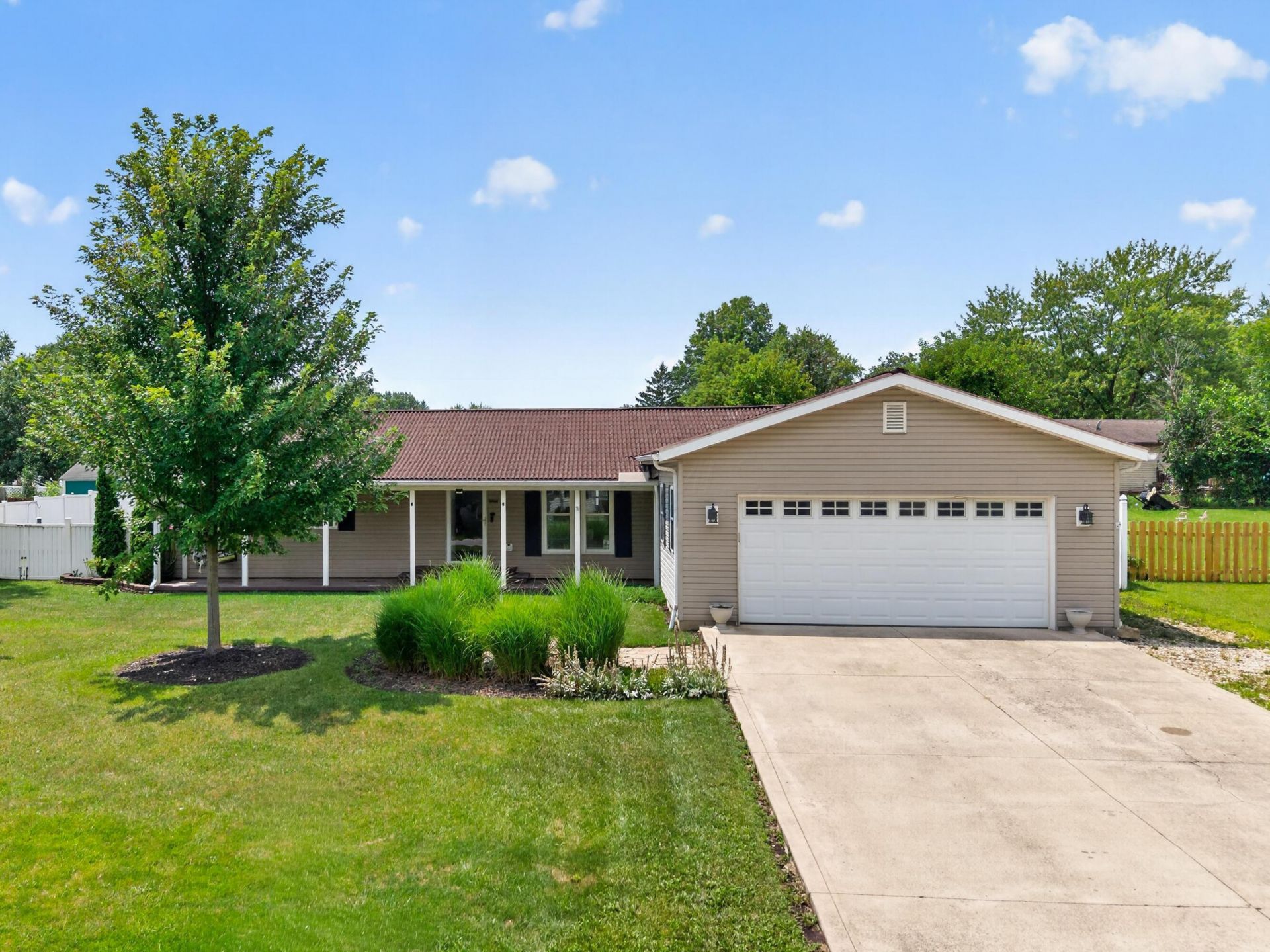 15753 Valleyview Drive N, Marysville, OH 43040 Main Photo