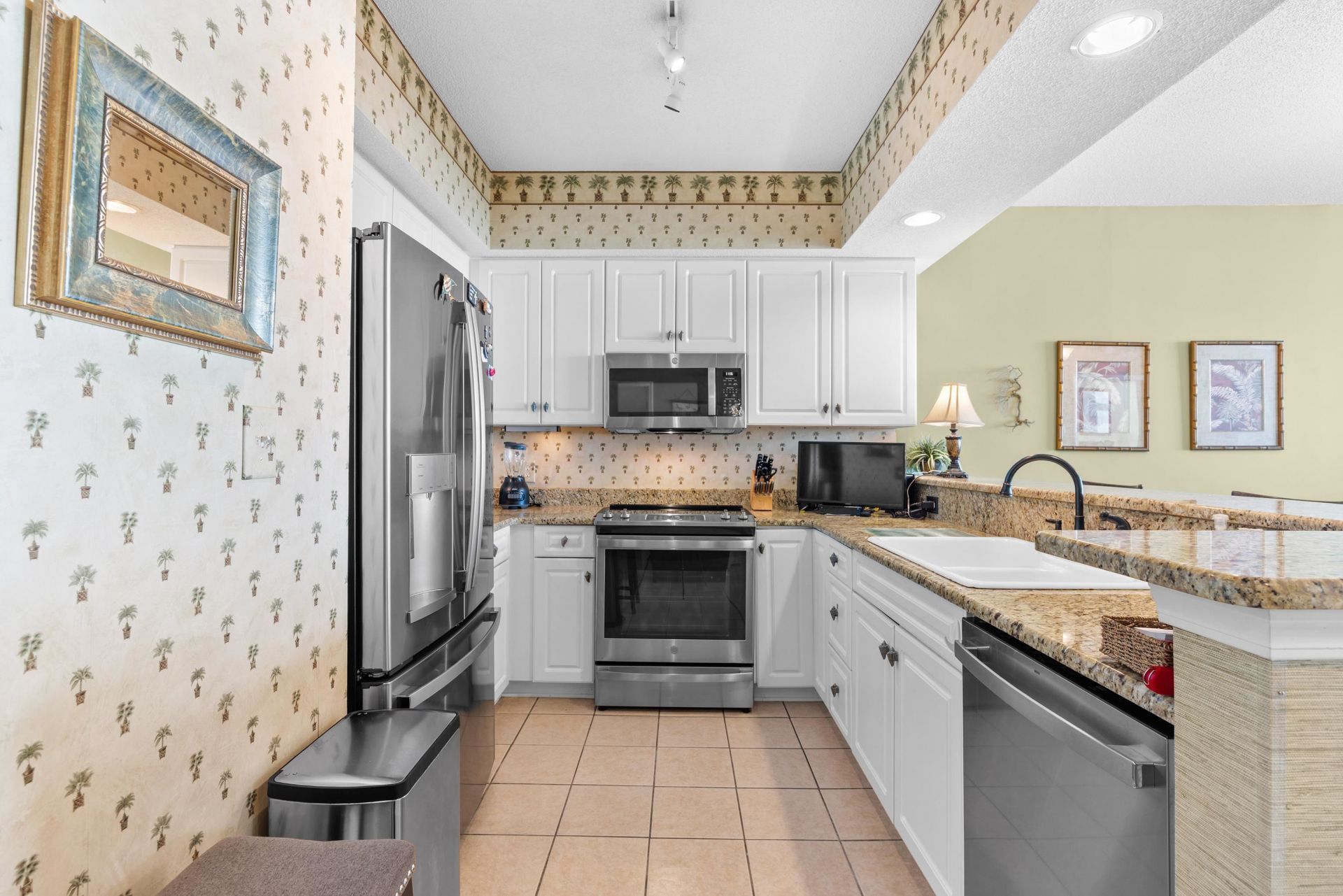 5700 North Ocean Blvd.  Photo 10