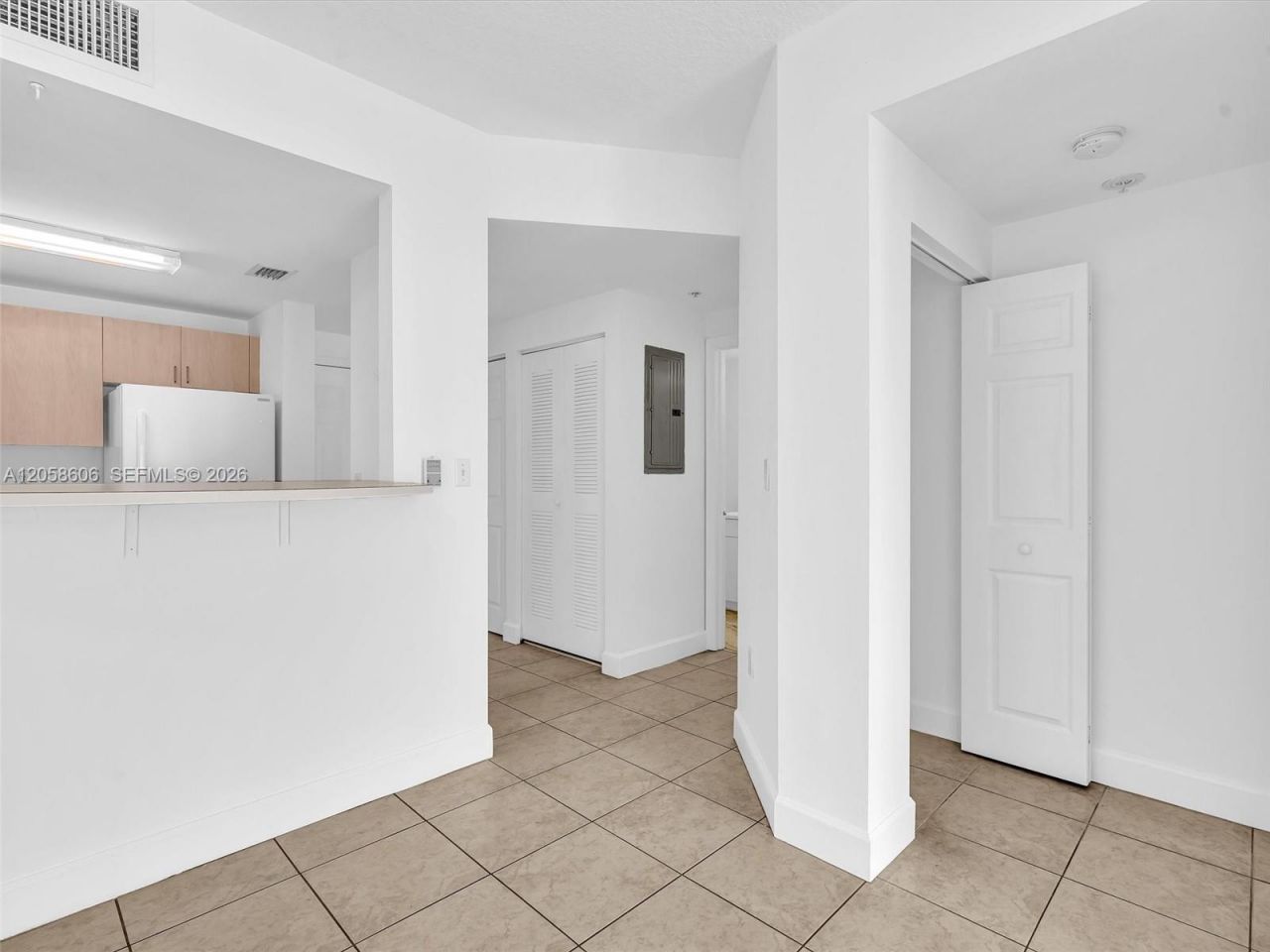 50 Menores Ave , Unit 518, Coral Gables, FL 33134 Photo