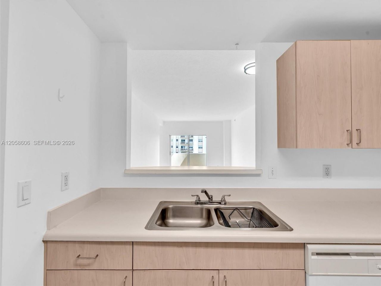 50 Menores Ave , Unit 518, Coral Gables, FL 33134 Photo