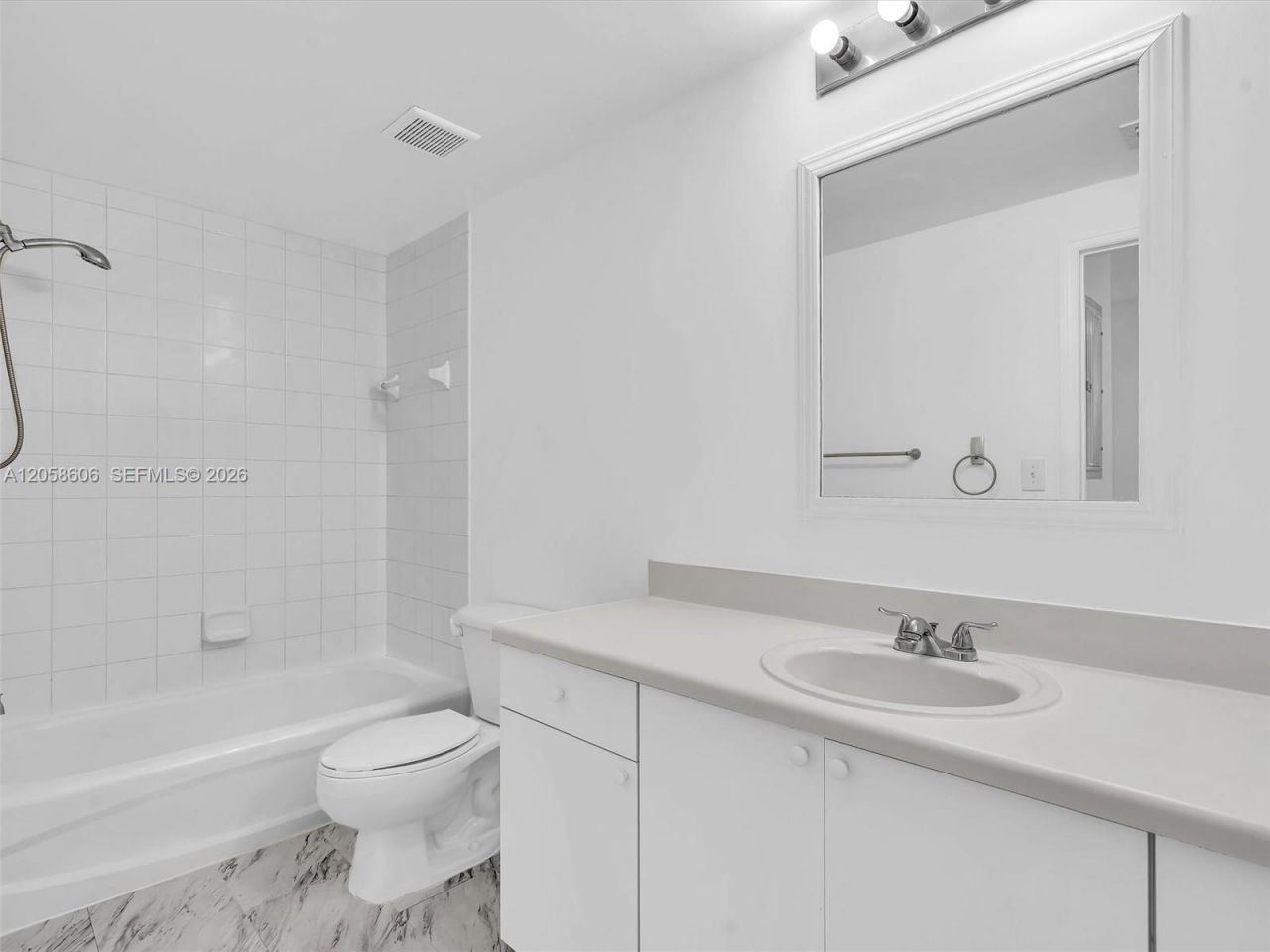 50 Menores Ave , Unit 518, Coral Gables, FL 33134 Photo