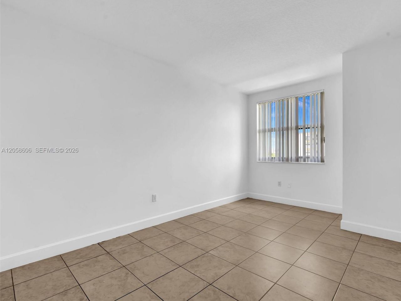 50 Menores Ave , Unit 518, Coral Gables, FL 33134 Photo