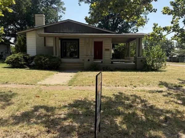 700 N 11th, Frederick, OK 73542