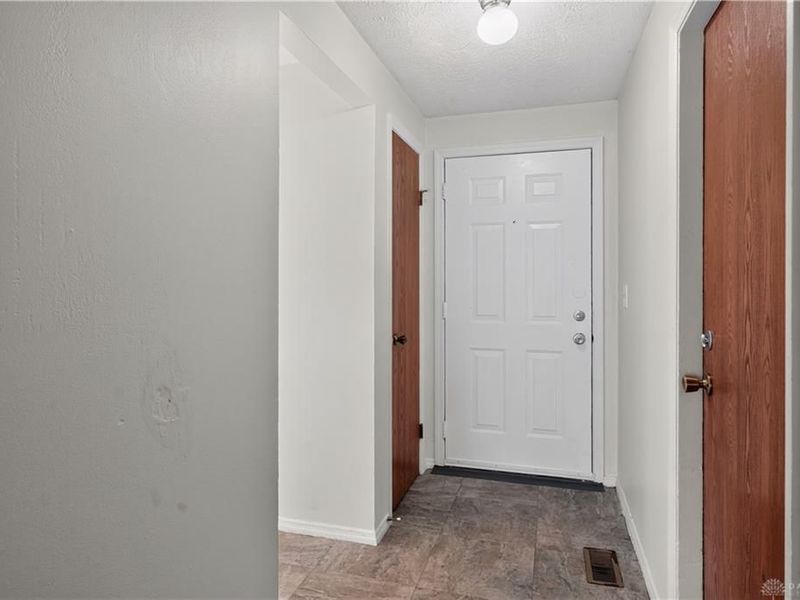 7880 Waterton Court, Dayton, OH 45426 Photo 17