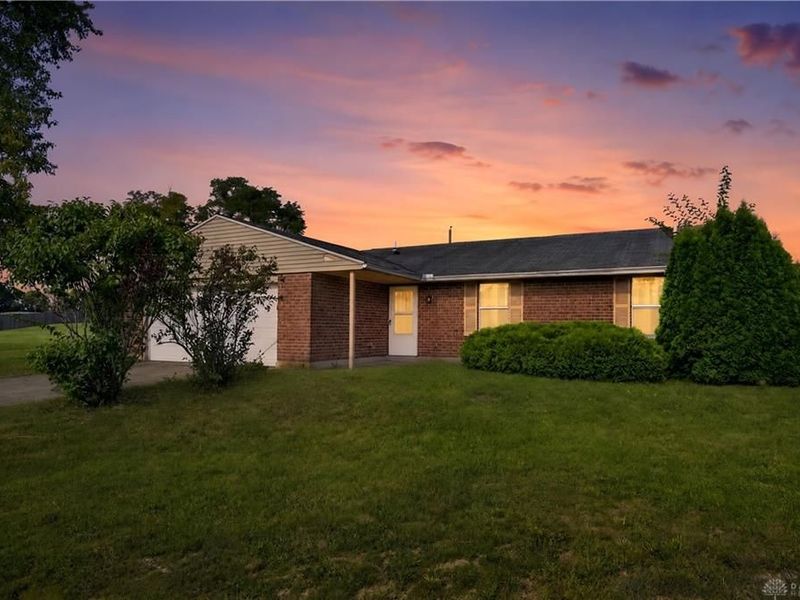 7880 Waterton Court, Dayton, OH 45426 Photo 3