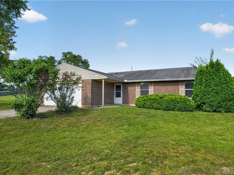 7880 Waterton Court, Dayton, OH 45426 Photo 4