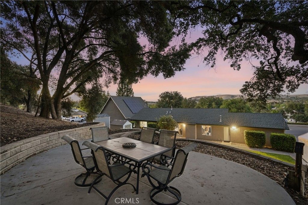 4250 Traffic Way, Atascadero, CA 93422 Main Photo