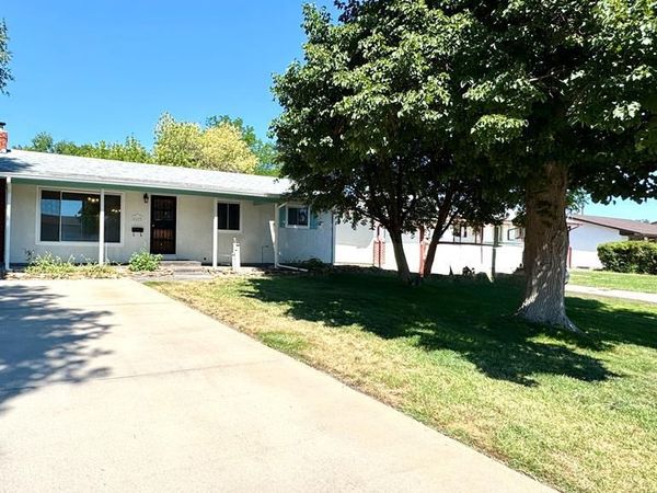 2127 Ridgewood Ln, Pueblo, CO 81005