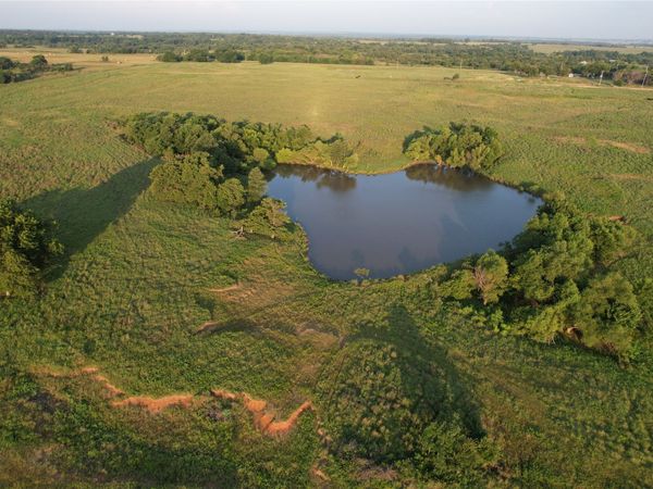 2 5200 Road , Pawnee, OK 74058