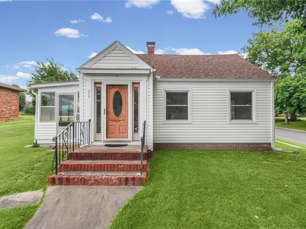 302 W 1st Street, Carrollton, MO 64633