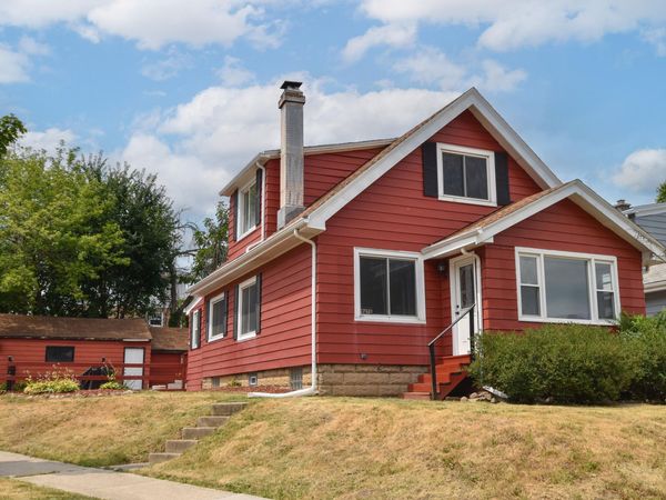 1475 S 95th St, West Allis, WI 53214