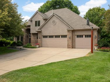 5715 Pond Drive, Shoreview, MN 55126