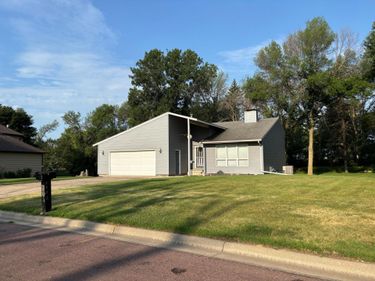 1950 Knollwood Drive, Fairmont, MN 56031
