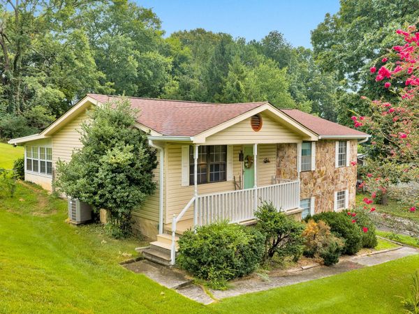 912 Crest Drive, Chickamauga, GA 30707