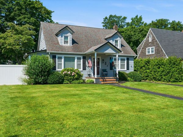 277 Howell Avenue , Riverhead, NY 11901