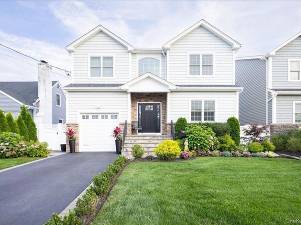 2716 Landing Avenue , Bellmore, NY 11710