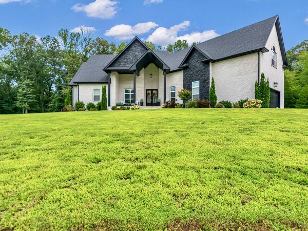 1381 Reda Drive , Clarksville, TN 37042