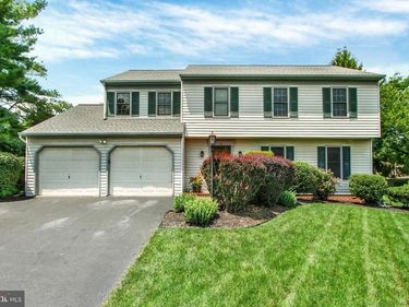 7 KINGSTON COURT, BROWNSTOWN, PA 17508