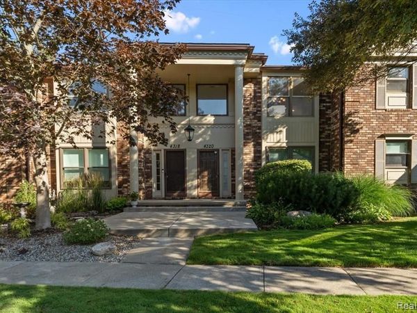 4320 Knightsbridge Lane, West Bloomfield Twp, MI 48323