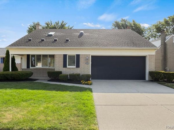 28550 Malvina Drive, Warren, MI 48088
