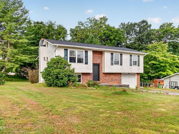 105 Popular Grove Road, Elizabethton, TN 37643