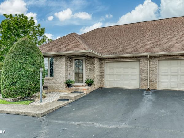 2509 East Lakeview Drive, Unit Apt 8, Johnson City, TN 37601