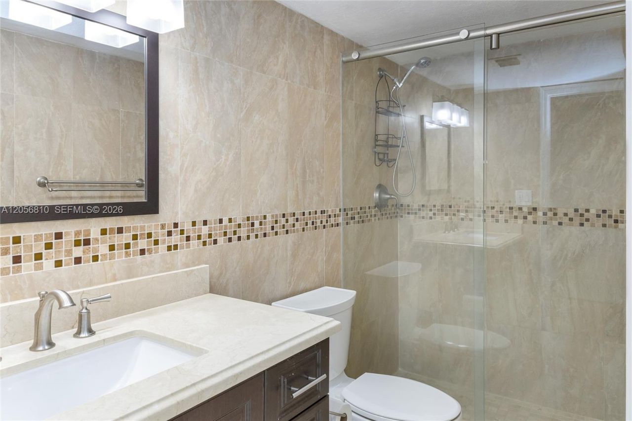 6061 Collins Ave, Unit 15D, Miami Beach, FL 33140 Photo