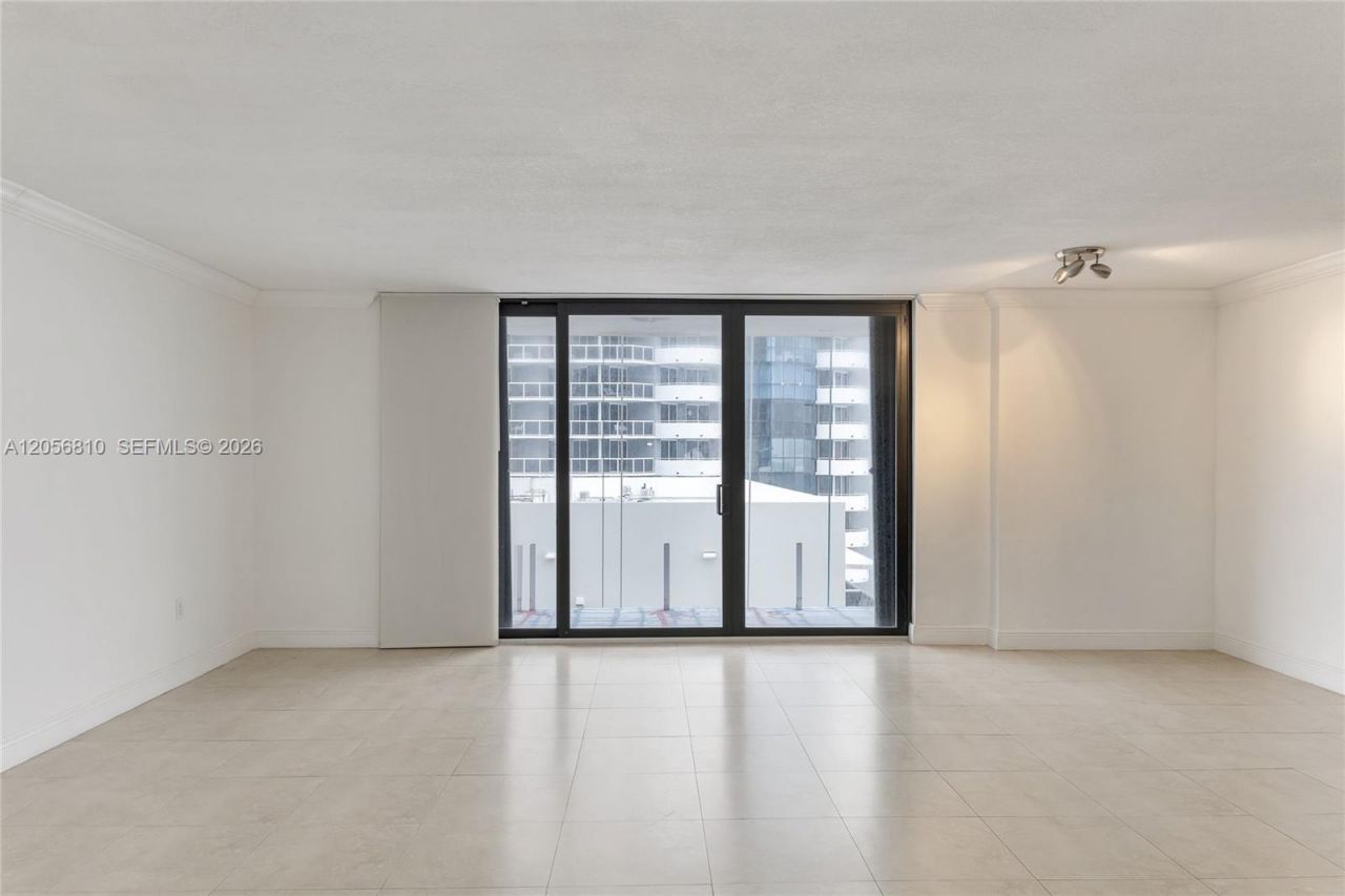 6061 Collins Ave, Unit 15D, Miami Beach, FL 33140 Photo