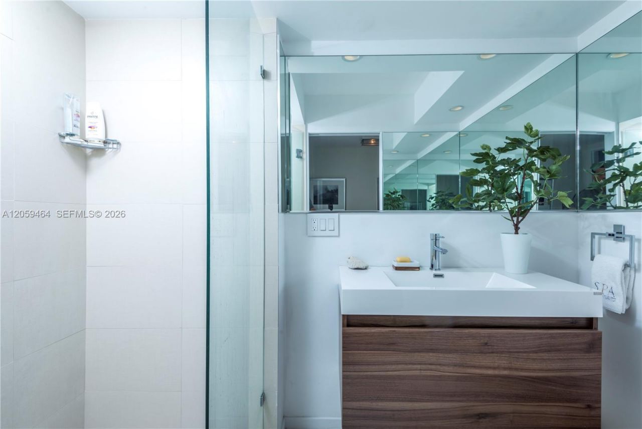 11 Island Ave, Unit 1004, Miami Beach, FL 33139 Photo