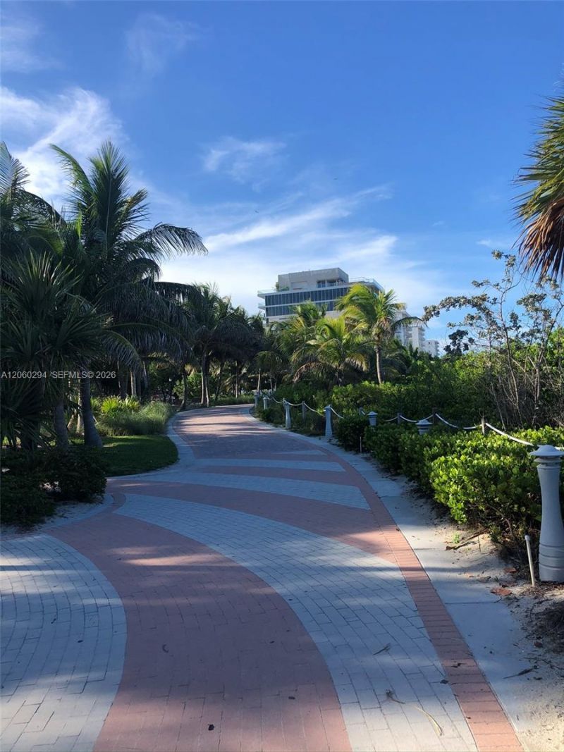 158 Ocean Dr , Unit 206, Miami Beach, FL 33139 Photo