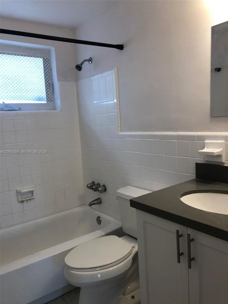 158 Ocean Dr , Unit 206, Miami Beach, FL 33139 Photo